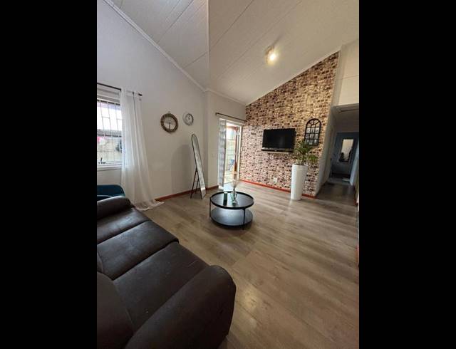 2 BEDROOM HOUSE FOR SALE IN MITCHELLS PLAIN CENTRAL